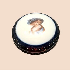 Antique Royal Vienna Hand-Painted Porcelain Trinket Box